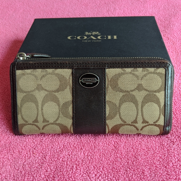 Coach Handbags - Coach wallet in box